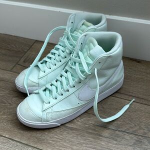 Nike SB Zoom Blazer Mid size 8 gently worn